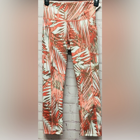 Calvin Klein Performance High Waist Crop Leggings. “Radiance Combo.”
NWT
Sz XS - Picture 1 of 15